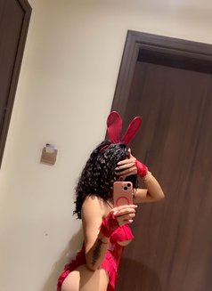 Aban - escort in Muscat Photo 2 of 5