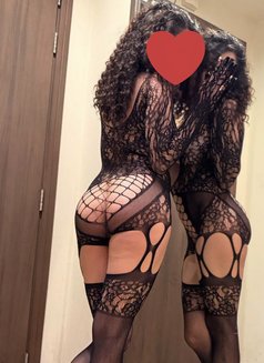 Aban - escort in Muscat Photo 5 of 7