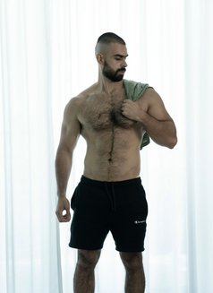 Abaza - Acompañantes masculino in Dubai Photo 4 of 10