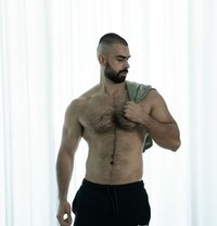 Abaza - Acompañantes masculino in Hong Kong