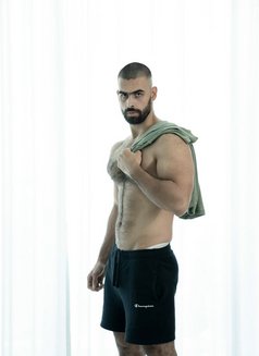 Abaza - Acompañantes masculino in Dubai Photo 6 of 10