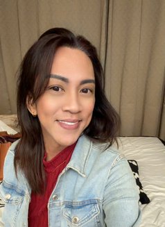 Abbie Ph Dxb - Transsexual escort in Dubai Photo 1 of 2