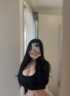 Abby - escort in Tokyo Photo 5 of 7