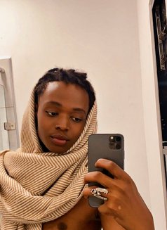 Abdi - Male escort in Nairobi Photo 1 of 4