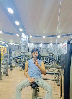 Abdullah - Male escort in Lahore Photo 2 of 3