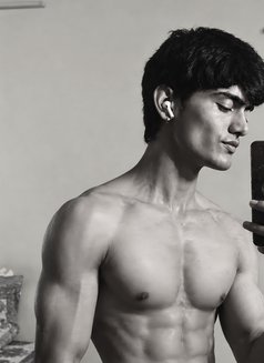 ABHAY - Acompañantes masculino in New Delhi Photo 9 of 9