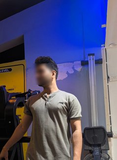 Abhi 09 - Acompañante masculino in Mumbai Photo 3 of 7