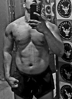 Abhi - masseur in Faridabad Photo 2 of 3
