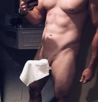 Only for elite ladies - not an escort - Male escort in Mumbai