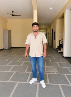 Abhi Sharma - Male escort in Ras al-Khaimah Photo 1 of 1