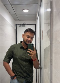 Abhilash - Acompañantes masculino in Bangalore Photo 2 of 3