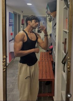 Abhinav (Aka. Piyush) - Male escort in New Delhi Photo 1 of 4