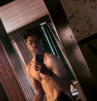 Uzi - Acompañantes masculino in New Delhi