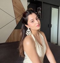 Abhirami - puta in Maldives