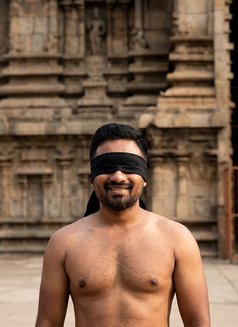 Abhishek - Acompañantes masculino in Chennai Photo 1 of 2