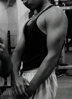 Abhishek - Acompañantes masculino in New Delhi Photo 1 of 3