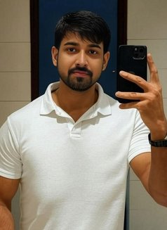 Abhishek Rajput - masseur in Mumbai Photo 1 of 1