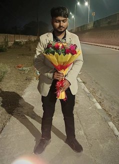 Abhishek S - Acompañantes masculino in Agra Photo 2 of 2