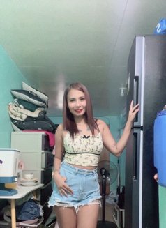 Abigail - puta in Makati City Photo 2 of 20