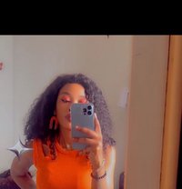 Abigail Hot Babe - puta in Pune Photo 1 of 28