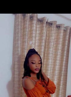 Abigail Hot Babe - puta in Pune Photo 20 of 24