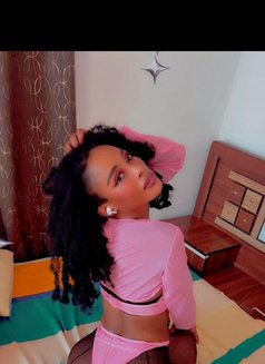 Abigail Hot Babe - puta in Pune Photo 3 of 28