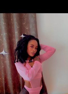 Abigail Hot Babe - puta in Pune Photo 5 of 28