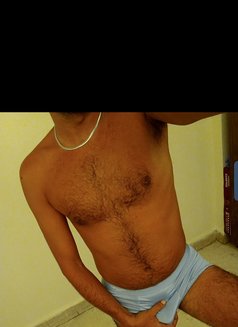 Abo Yazn - Male escort in Beirut Photo 9 of 11