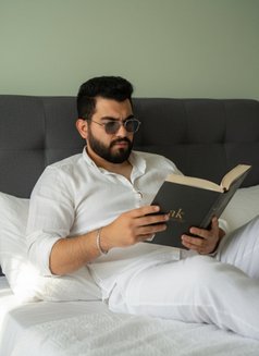 Abood - Male escort in Riyadh Photo 3 of 5