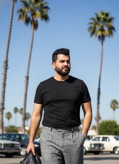 Abood - Male escort in Riyadh Photo 7 of 9