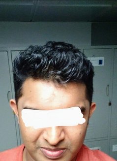 Abraham - Male escort in Colombo Photo 2 of 3