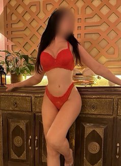 Abril, Ritual tantra massage - masseuse in Barcelona Photo 4 of 5