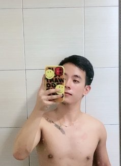 Ace - Male escort in Manila Photo 2 of 6