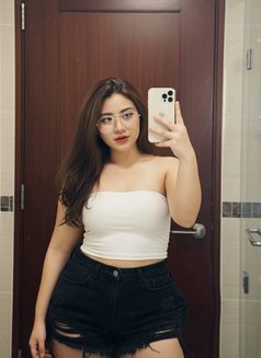 Achita - masseuse in Bangkok Photo 3 of 12