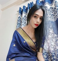 Active Shemale Roshini Mallu - Acompañantes transexual in Chennai Photo 1 of 12