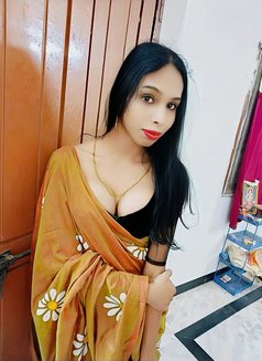 Active Shemale Roshini Mallu - Transsexual escort in Chennai Photo 9 of 9