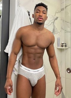 ActiveXXL - Acompañantes masculino in Dubai Photo 4 of 9