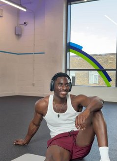 ActiveXXL - Male escort in Dubai Photo 5 of 7