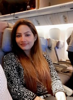 Actress avail - puta in Al Manama Photo 6 of 8