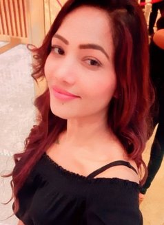 Actress avail - puta in Al Manama Photo 7 of 8