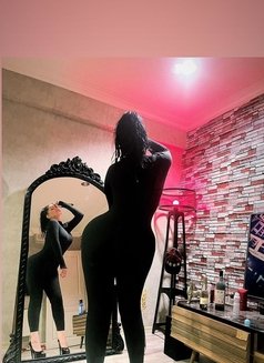 Ada Naz - Transsexual escort in İstanbul Photo 7 of 10