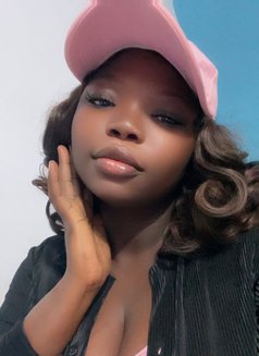 Ada - puta in New Delhi Photo 1 of 3