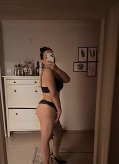 Ada - escort in İstanbul Photo 1 of 3