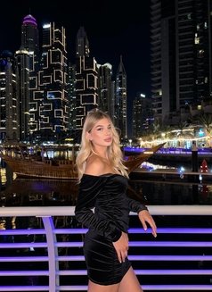 Adalinn - puta in Dubai Photo 1 of 1