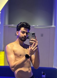 Adam - Acompañantes masculino in Abu Dhabi Photo 1 of 8