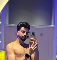Adam - Male escort in Abu Dhabi