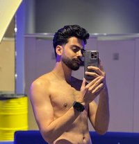 Adam - Male escort in Abu Dhabi