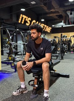 Adam - Acompañantes masculino in Abu Dhabi Photo 8 of 8