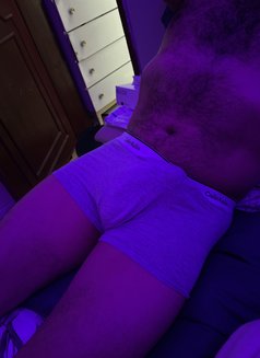 Adam - Male escort in Doha Photo 1 of 2