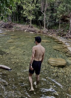 Adam - Male escort in Davao Photo 7 of 7